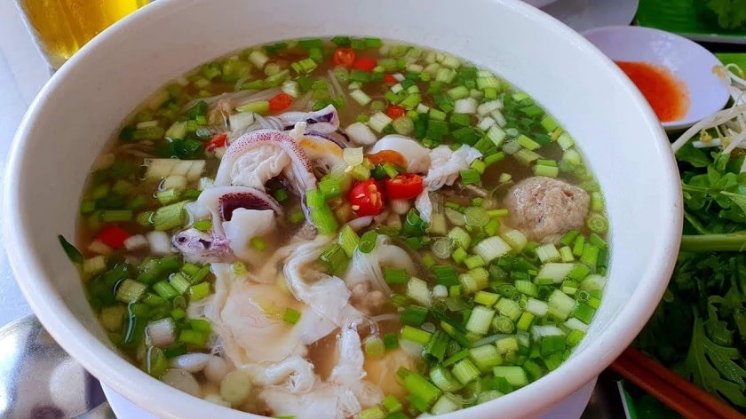 Hủ tiếu mực Tư Hường