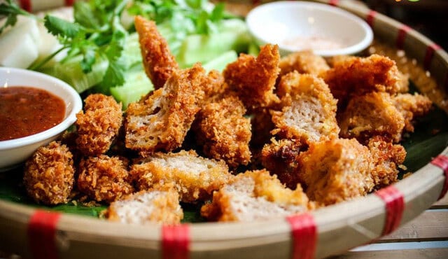 ăn vặt hà nội - nem chua rán tạm thương