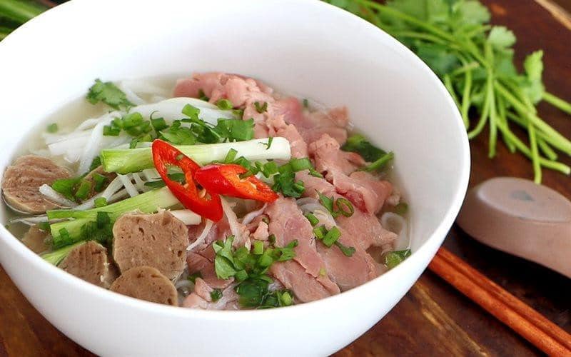 Bún bò Huế, phở bò và 10 món ăn Việt nổi tiếng trên thế giới - VietNamNet