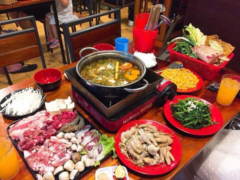 Set lẩu Thái đầy hấp dẫn tại lẩu thái Tomyum